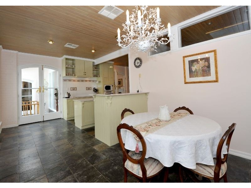 17 Bracken Road, Stirling SA 5152