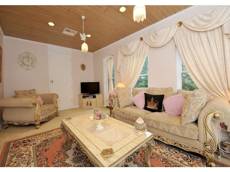 17 Bracken Road, Stirling SA 5152