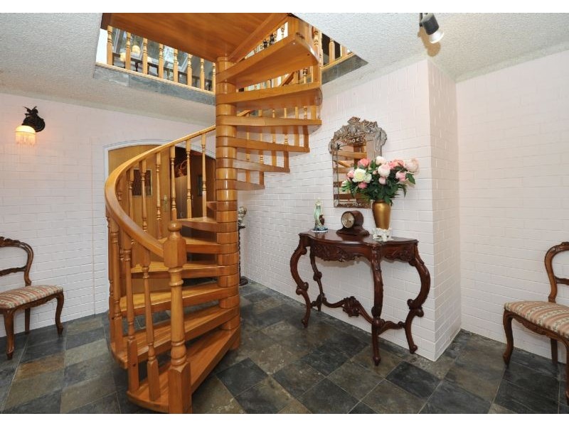 17 Bracken Road, Stirling SA 5152