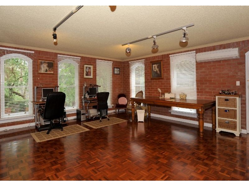 17 Bracken Road, Stirling SA 5152