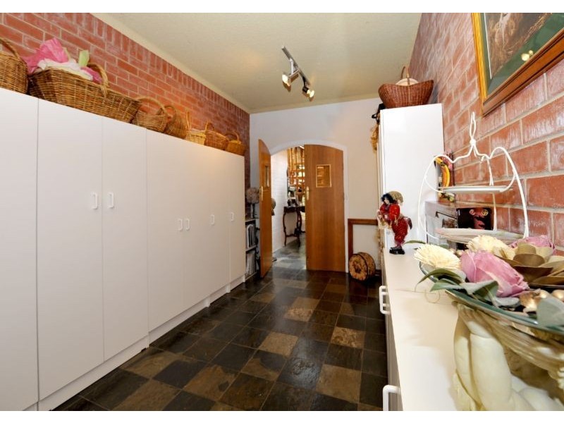 17 Bracken Road, Stirling SA 5152