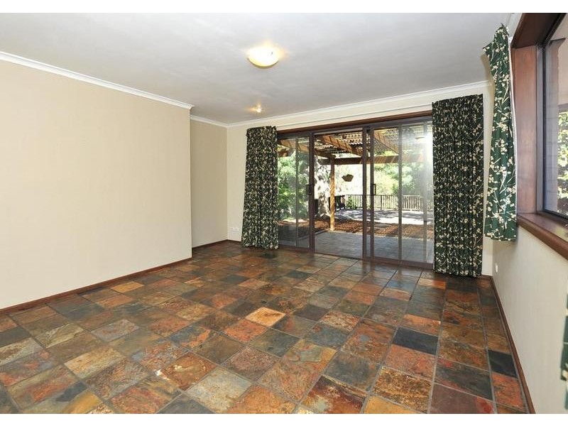 21 Oak Avenue, Bridgewater SA 5155