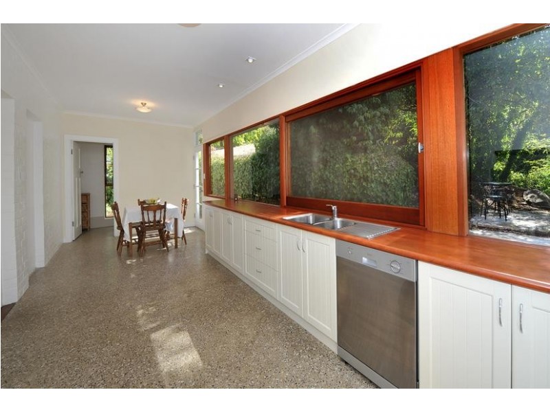 5 Gould Road, Stirling SA 5152