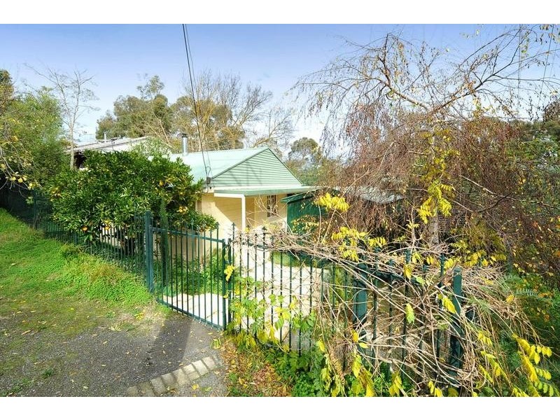 4 Fourth Avenue, Bridgewater SA 5155