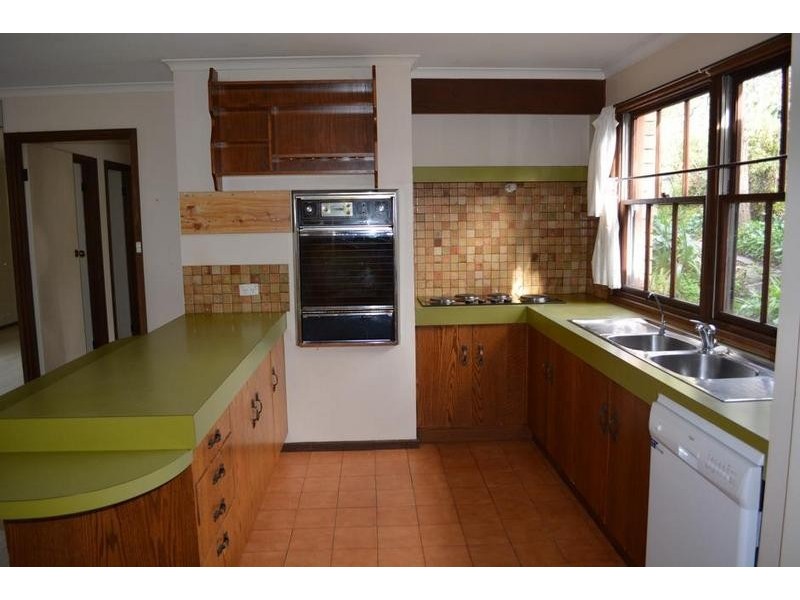 2 Erica Rd, Heathfield SA 5153