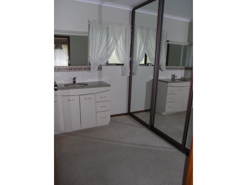 8 Krowalle Crescent, Hawthorndene SA 5051