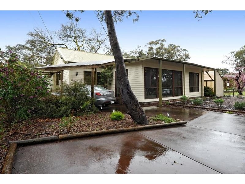 11 Bowman Avenue, Belair SA 5052