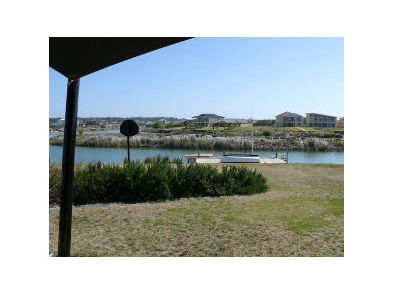 8 Arcadia Avenue, Hindmarsh Island SA 5214