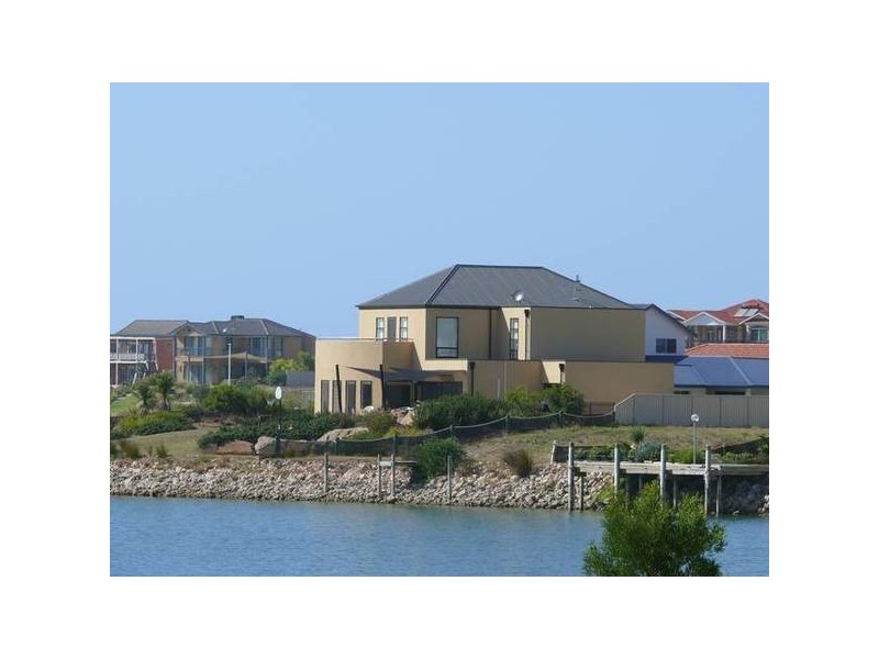 8 Arcadia Avenue, Hindmarsh Island SA 5214