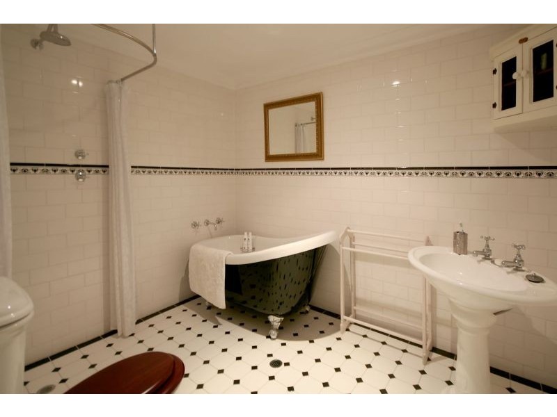 24 Old Mount Barker Road, Crafers SA 5152