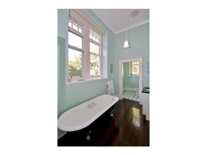 24 Old Mount Barker Road, Crafers SA 5152