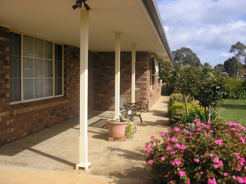 28 Burkett Drive, Strathalbyn SA 5255
