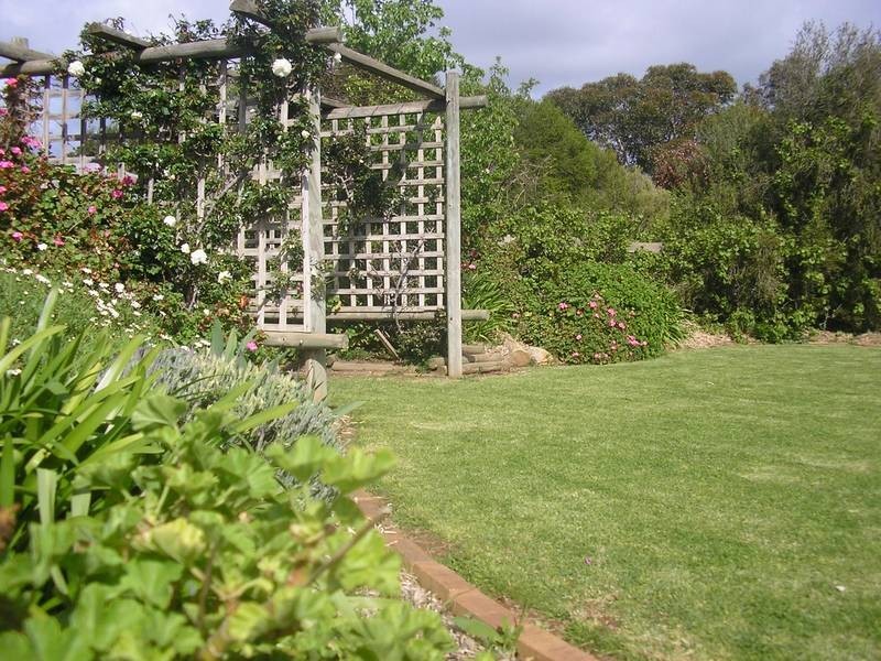 28 Burkett Drive, Strathalbyn SA 5255