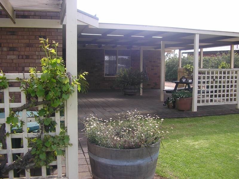 28 Burkett Drive, Strathalbyn SA 5255