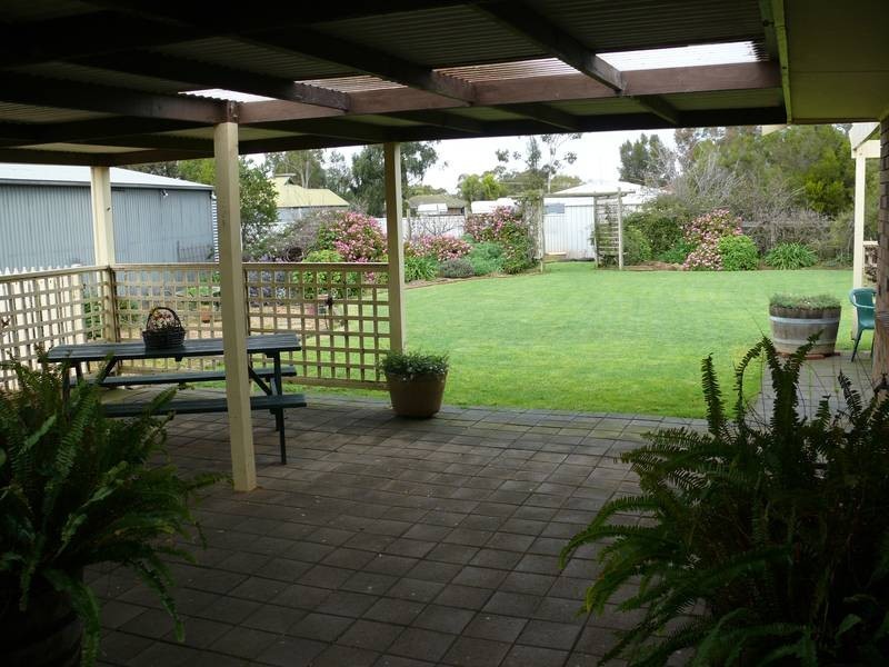 28 Burkett Drive, Strathalbyn SA 5255