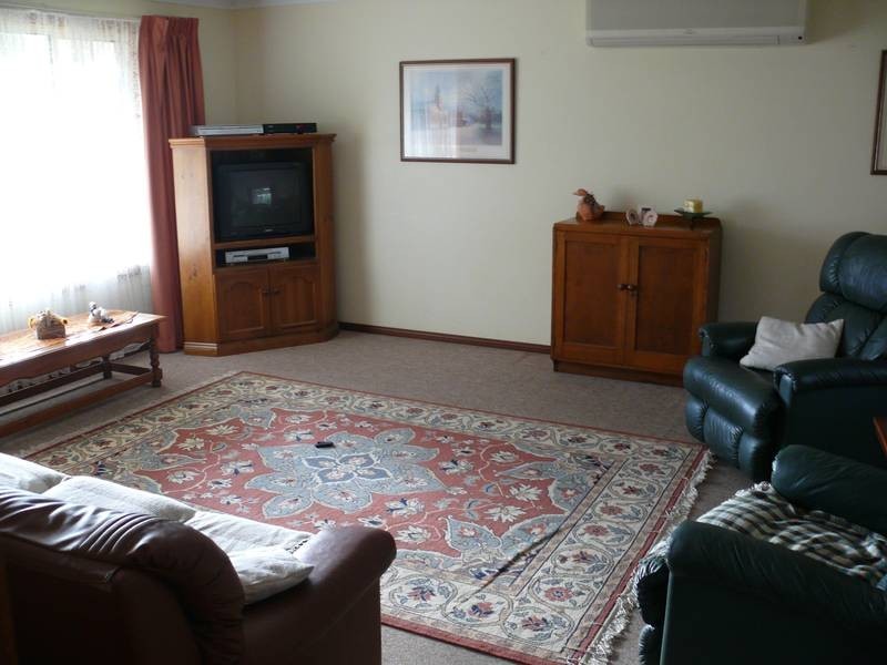 28 Burkett Drive, Strathalbyn SA 5255