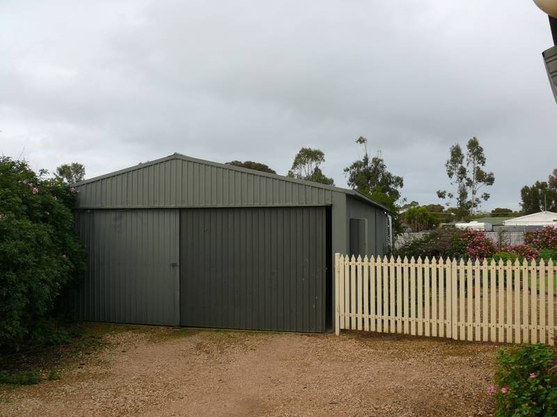 28 Burkett Drive, Strathalbyn SA 5255
