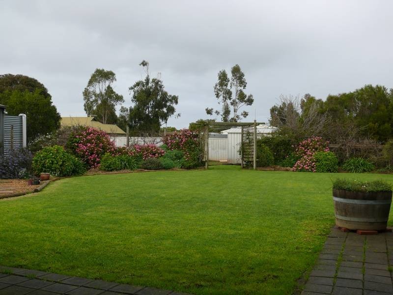 28 Burkett Drive, Strathalbyn SA 5255