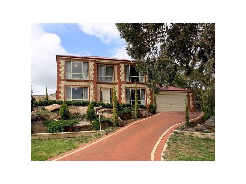 15 Woodlake Drive, Craigburn Farm SA 5051