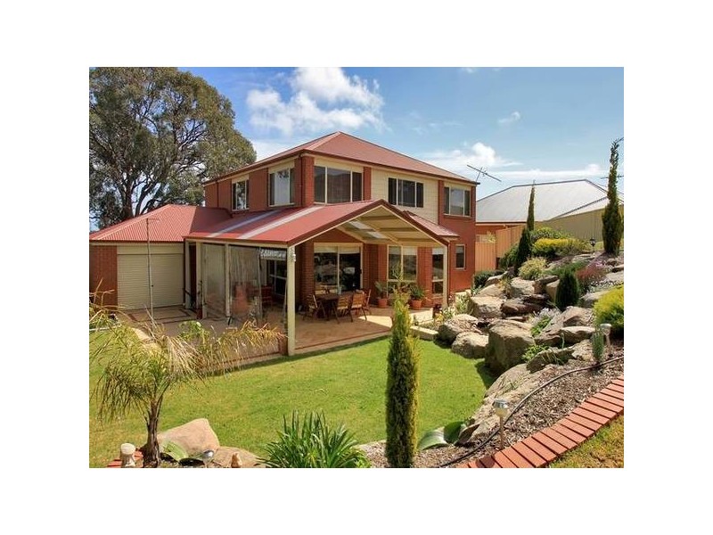 15 Woodlake Drive, Craigburn Farm SA 5051