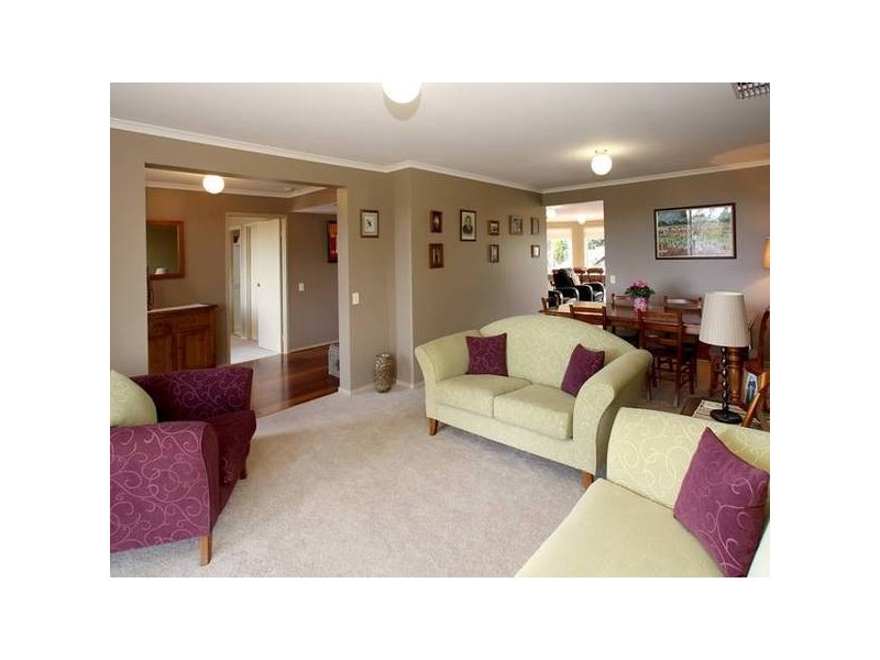 15 Woodlake Drive, Craigburn Farm SA 5051