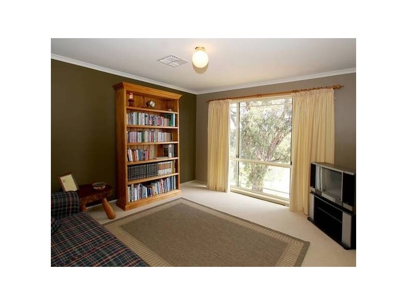 15 Woodlake Drive, Craigburn Farm SA 5051