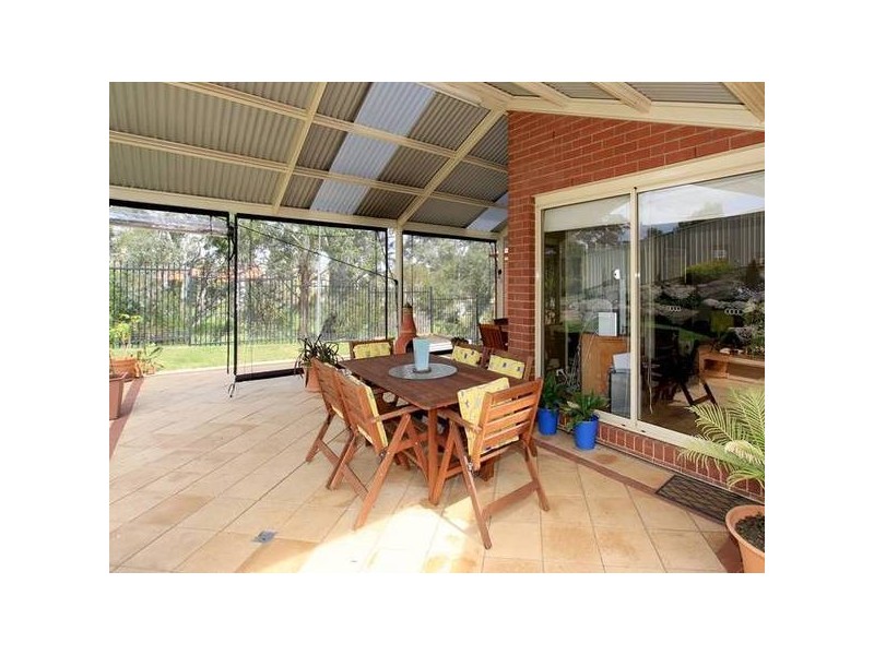 15 Woodlake Drive, Craigburn Farm SA 5051