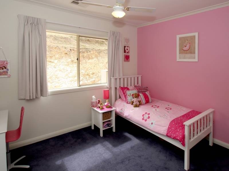 18 Scenic Court, Chandlers Hill SA 5159