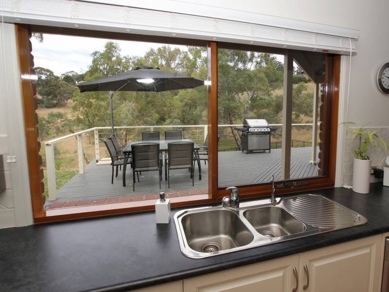 18 Scenic Court, Chandlers Hill SA 5159