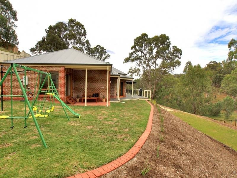 18 Scenic Court, Chandlers Hill SA 5159