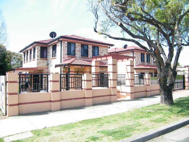 1/114-116 Rawson rd, Greenacre NSW 2190