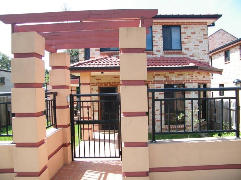 1/114-116 Rawson rd, Greenacre NSW 2190