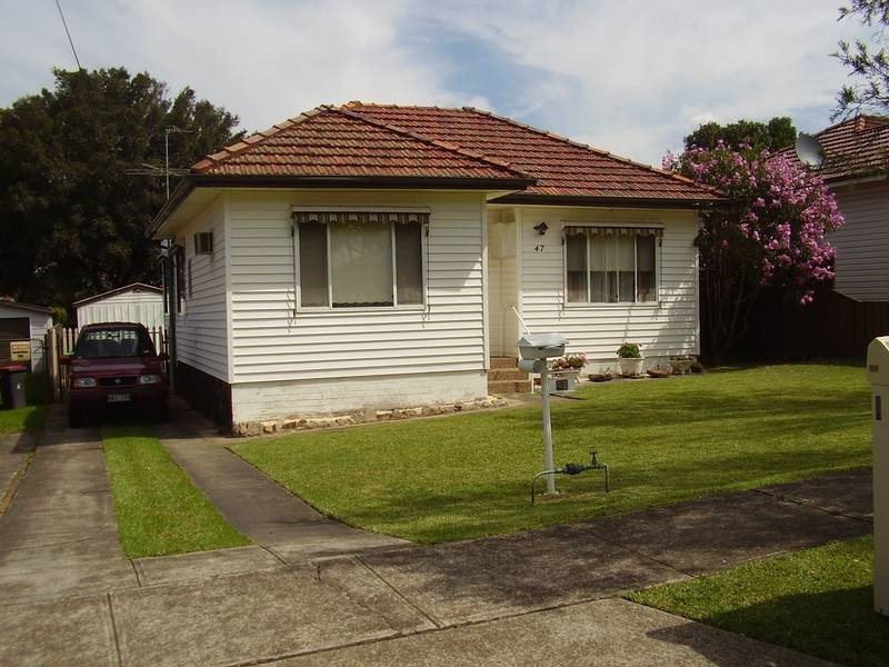47 Wilbur St, Greenacre NSW 2190