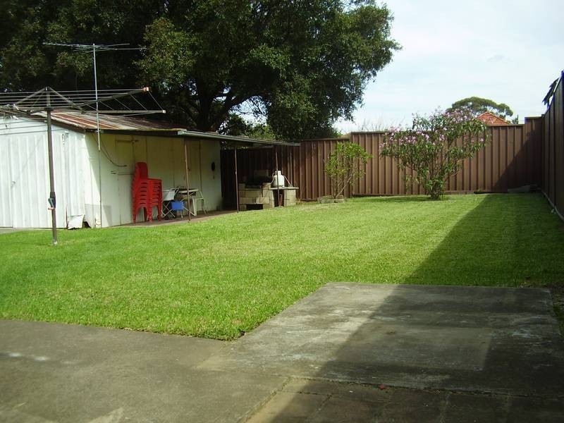 47 Wilbur St, Greenacre NSW 2190