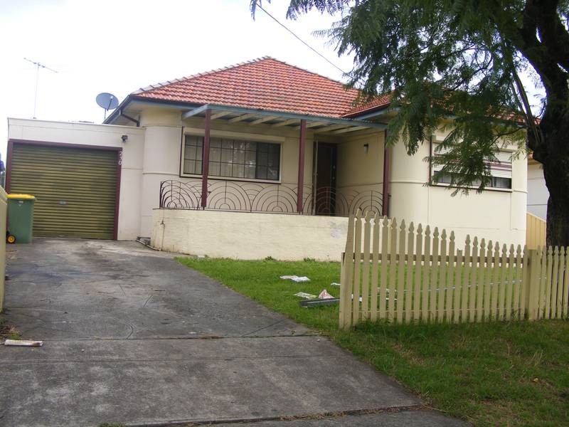 230 Wangee rd, Greenacre NSW 2190