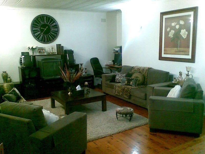 25 Suva Cres, Greenacre NSW 2190