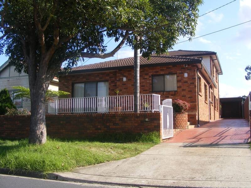 84 Highview Ave, Greenacre NSW 2190