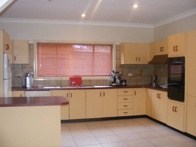 84 Highview Ave, Greenacre NSW 2190