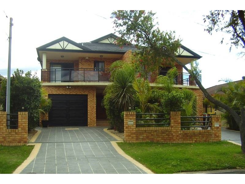 63a Chaseling st, Greenacre NSW 2190