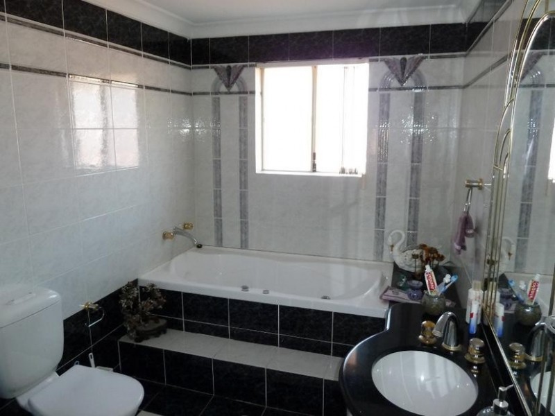 45a Noble Ave, Mount Lewis NSW 2190