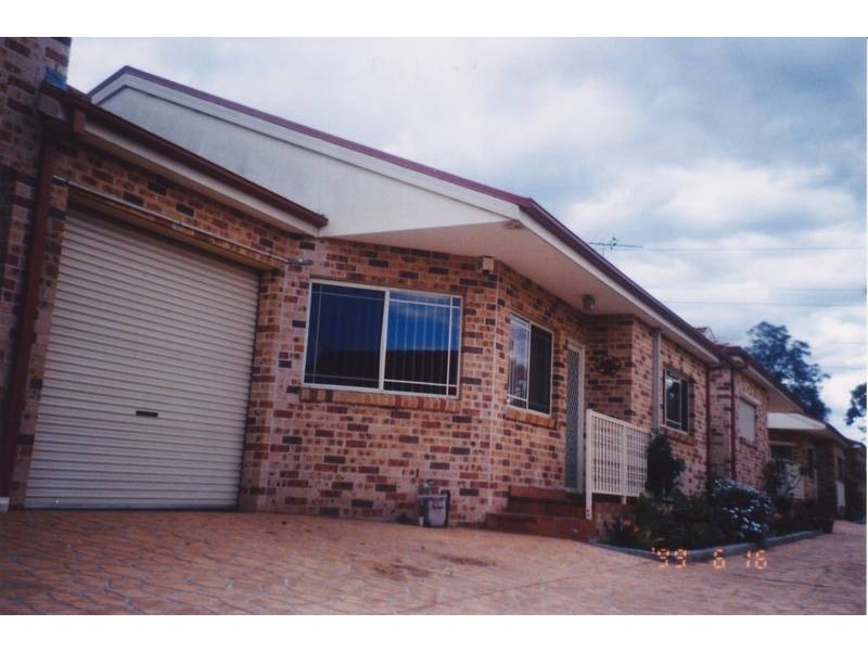 2/99 Greenacre Rd, Greenacre NSW 2190