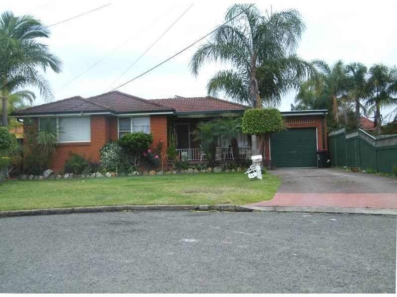 16 Narelle Cres, Greenacre NSW 2190