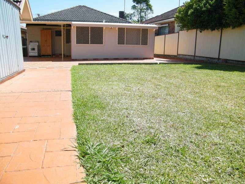61 Jocelyn St, Chester Hill NSW 2162