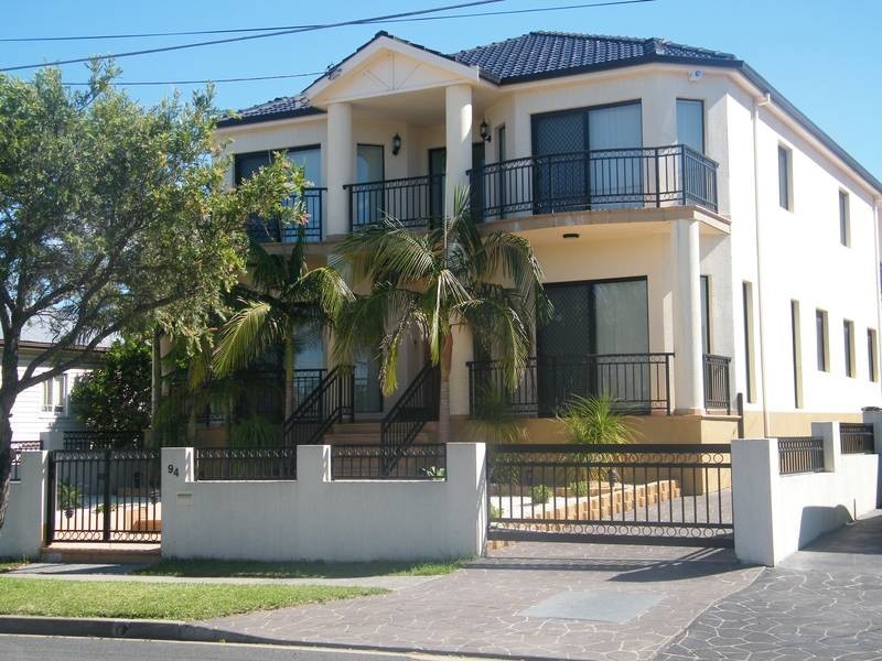 94 Noble Ave, Greenacre NSW 2190