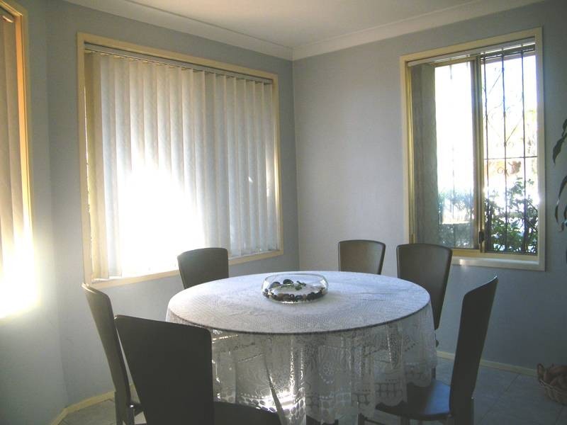 1/81 Cardigan Rd, Greenacre NSW 2190