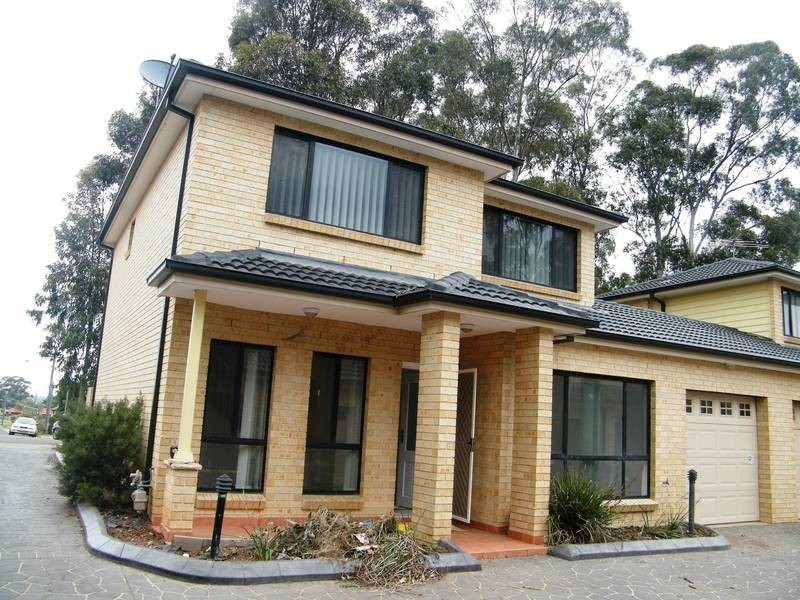 1/15 Hishion place, Georges Hall NSW 2198