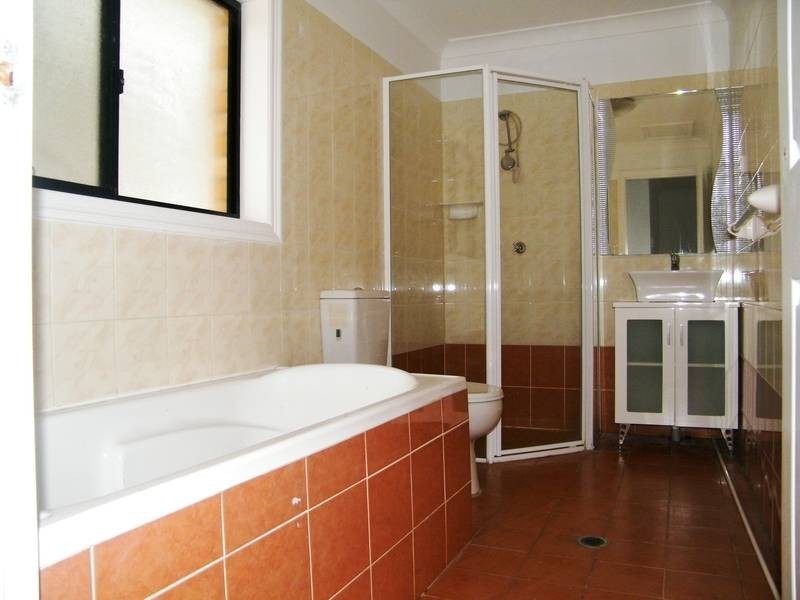 1/15 Hishion place, Georges Hall NSW 2198