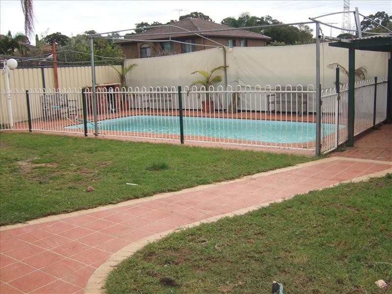 15 Suva Crescent, Greenacre NSW 2190