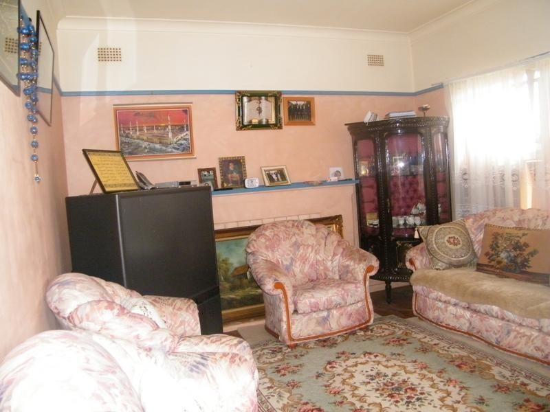 74 Campbell Hill Rd, Chester Hill NSW 2162