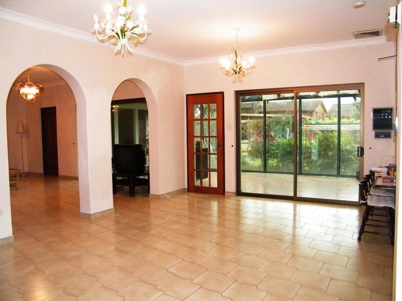 176 Mimosa Rd, Greenacre NSW 2190